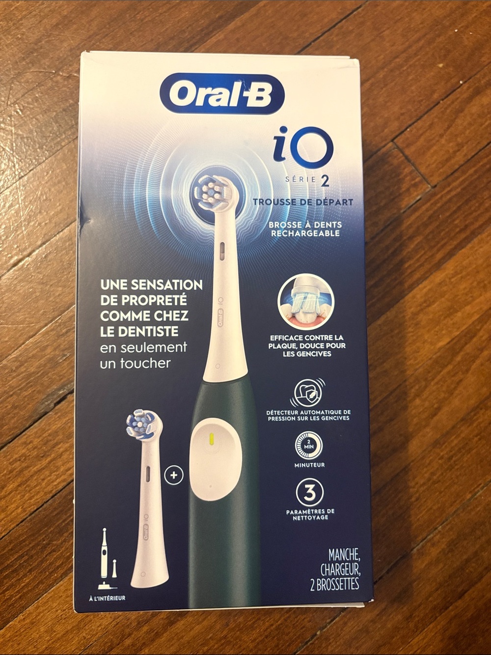 Oral‑B iO Series 2 Rechargeable Electric Toothbrush - Green